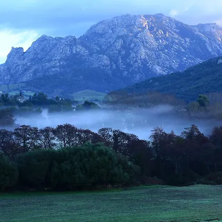 Szálloda Domaine De Murtoli 5*