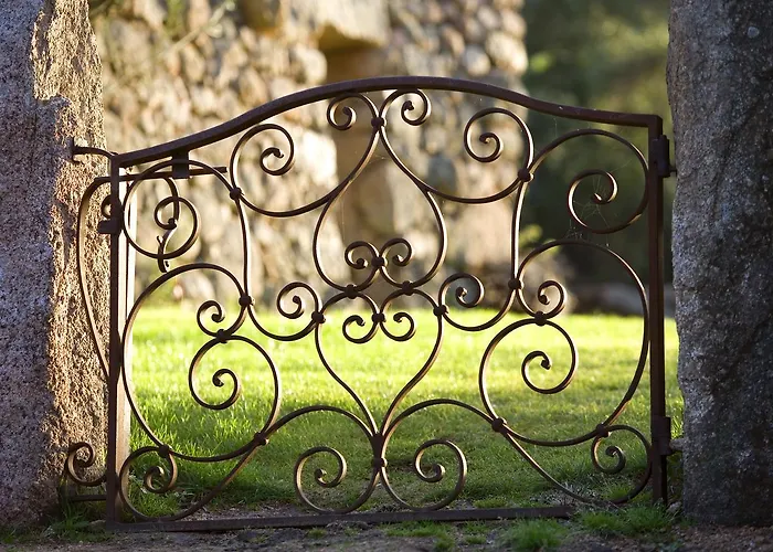 Otel Domaine De Murtoli 5*